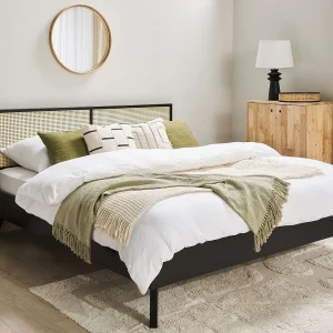 Bed Rotan MONPAZIER 180 x 200 cm Zwart Bed Rotan MONPAZIER 180 x 200 cm Zwart