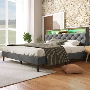 Bed 140×200 cm – Grijs linnen – Volwassen bed met opberghoofdeinde en houten lattenbodem – Ledverlichting – Zonder matras Bed 140×200 cm – Grijs linnen – Volwassen bed met opberghoofdeinde en houten lattenbodem – Ledverlichting – Zonder matras