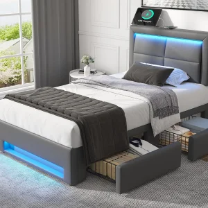 Bed met lades 90×200 cm in kunstleer – met LED en oplaadpoorten (bedraad & draadloos) – Grijs Bed met lades 90×200 cm in kunstleer – met LED en oplaadpoorten (bedraad & draadloos) – Grijs