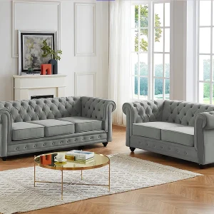 Bankstel CHESTERFIELD – Fluweel – Lichtgrijs – Koop nu eenvoudig in je online meubelshop Bankstel CHESTERFIELD – Fluweel – Lichtgrijs – Koop nu eenvoudig in je online meubelshop