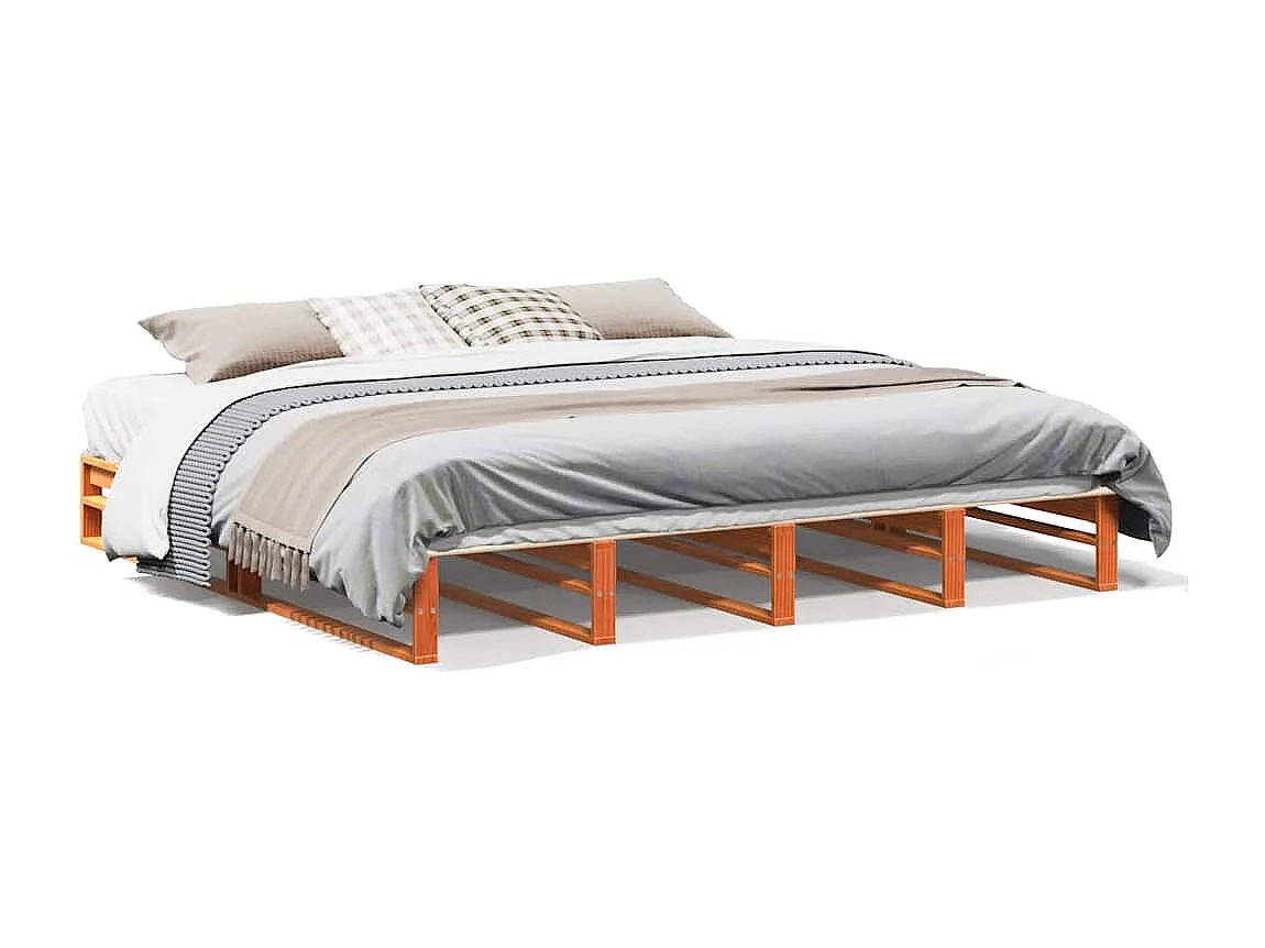 Bedframe zonder matras massief grenenhout wasbruin 200x200 cm