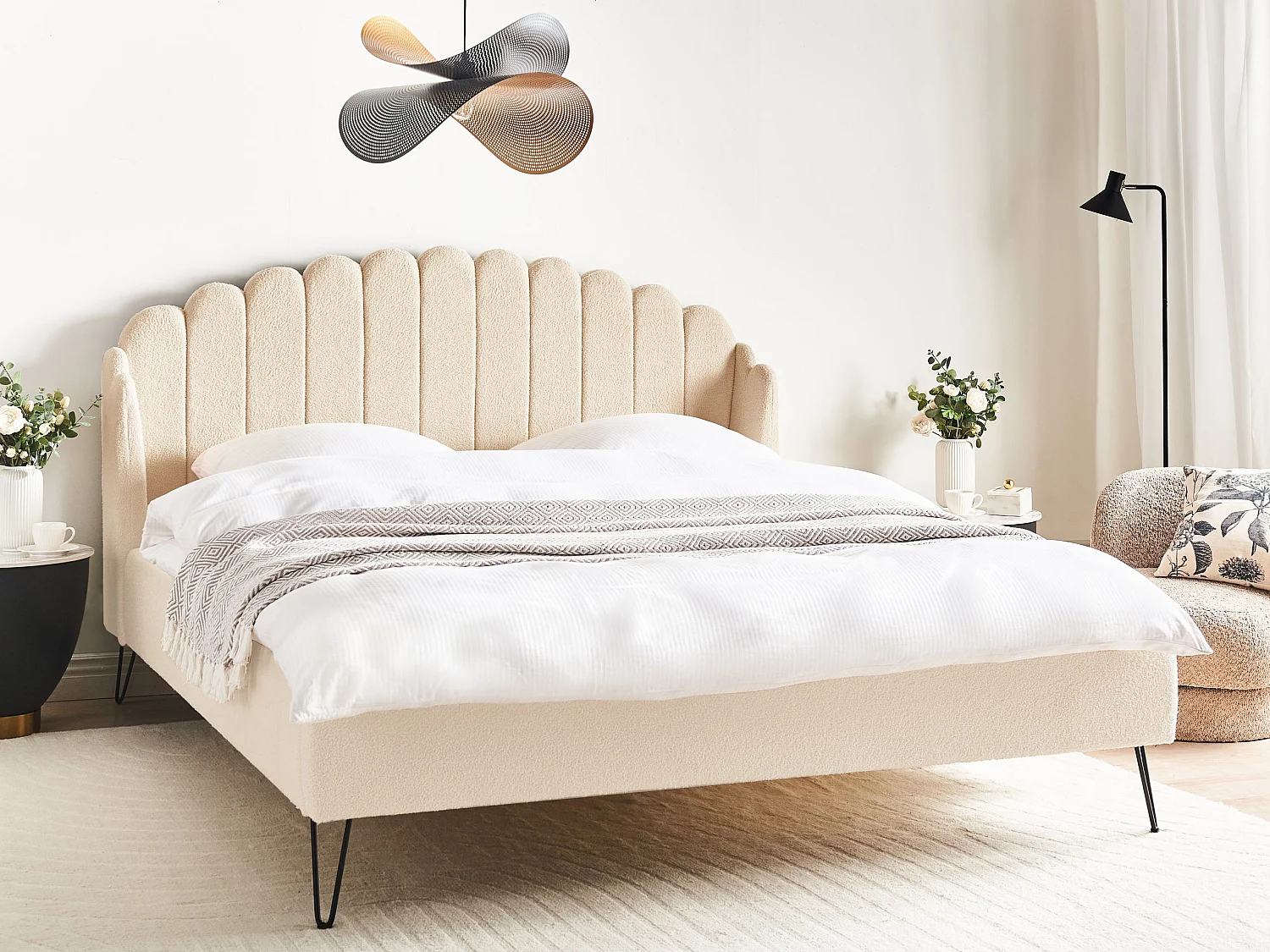 Bed Bouclé AMBILLOU 180 x 200 cm Beige