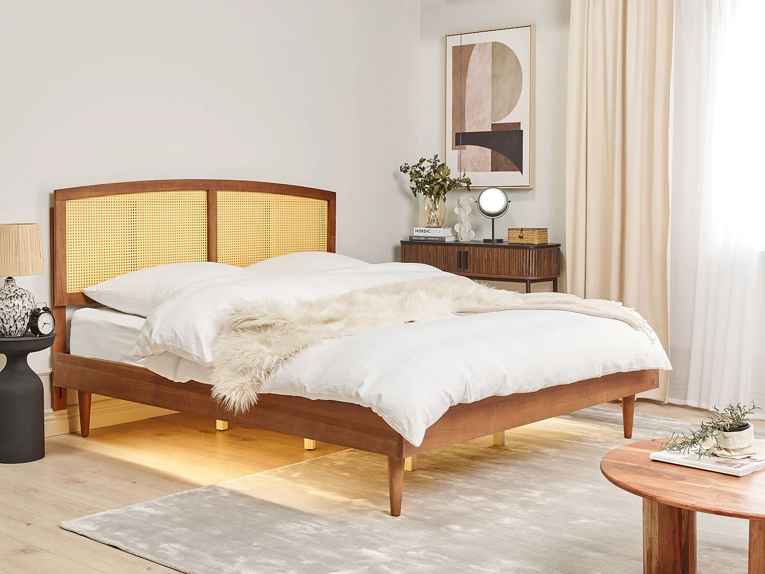 Bed met LED-verlichting Rotan VARZY 180 x 200 cm Bruin