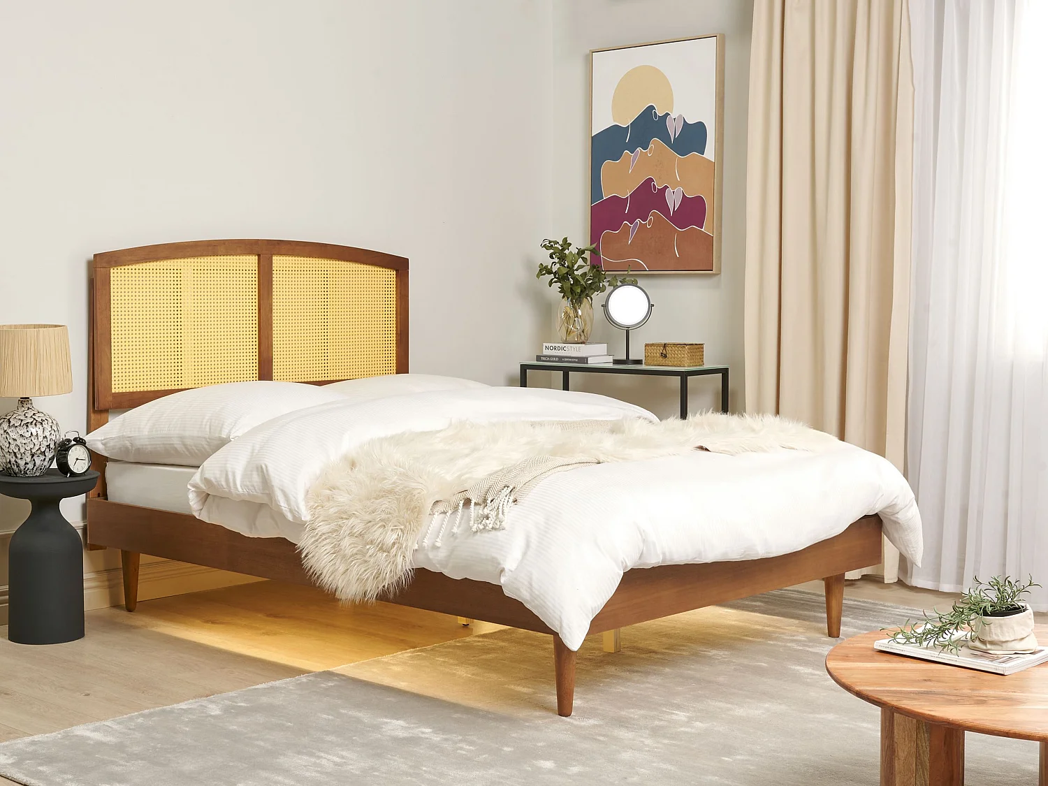 Bed met LED-verlichting Rotan VARZY 140 x 200 cm Bruin